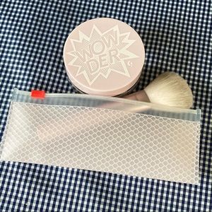 Wowder + wowder brush in light/ medium